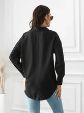 Womens long sleeve shirt with contrast button and black collared design