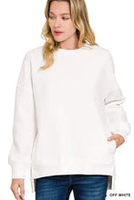 Off-white off-white oversized zenana fleece boyfriend sweatshirt with relaxed fit and side slits for best fit