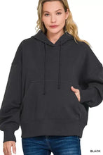 Black oversized zenana hoodie made of fleece with kangaroo pocket and drawstrings for casual wear